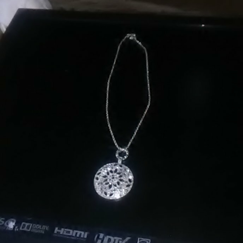 Neckles